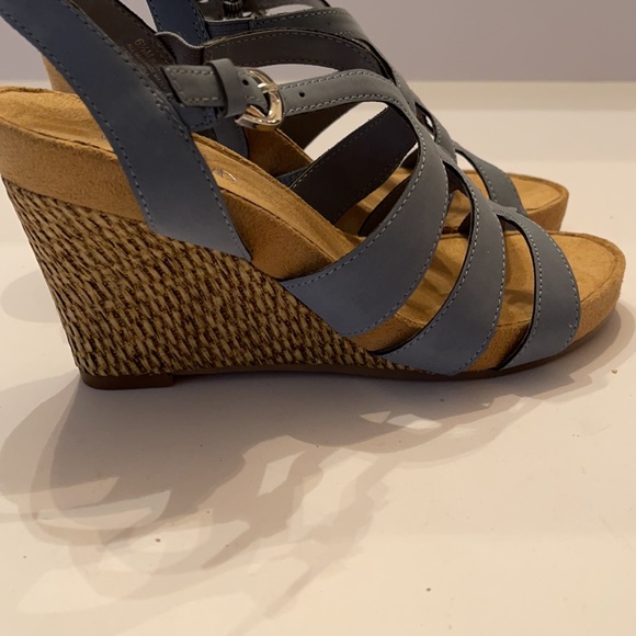 Sandal - Picture 3 of 7